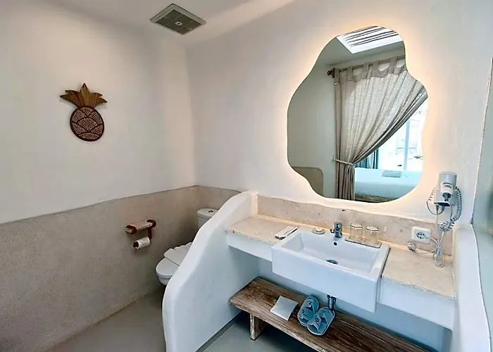 ホテル Khaiyyara Jimbaran Bali